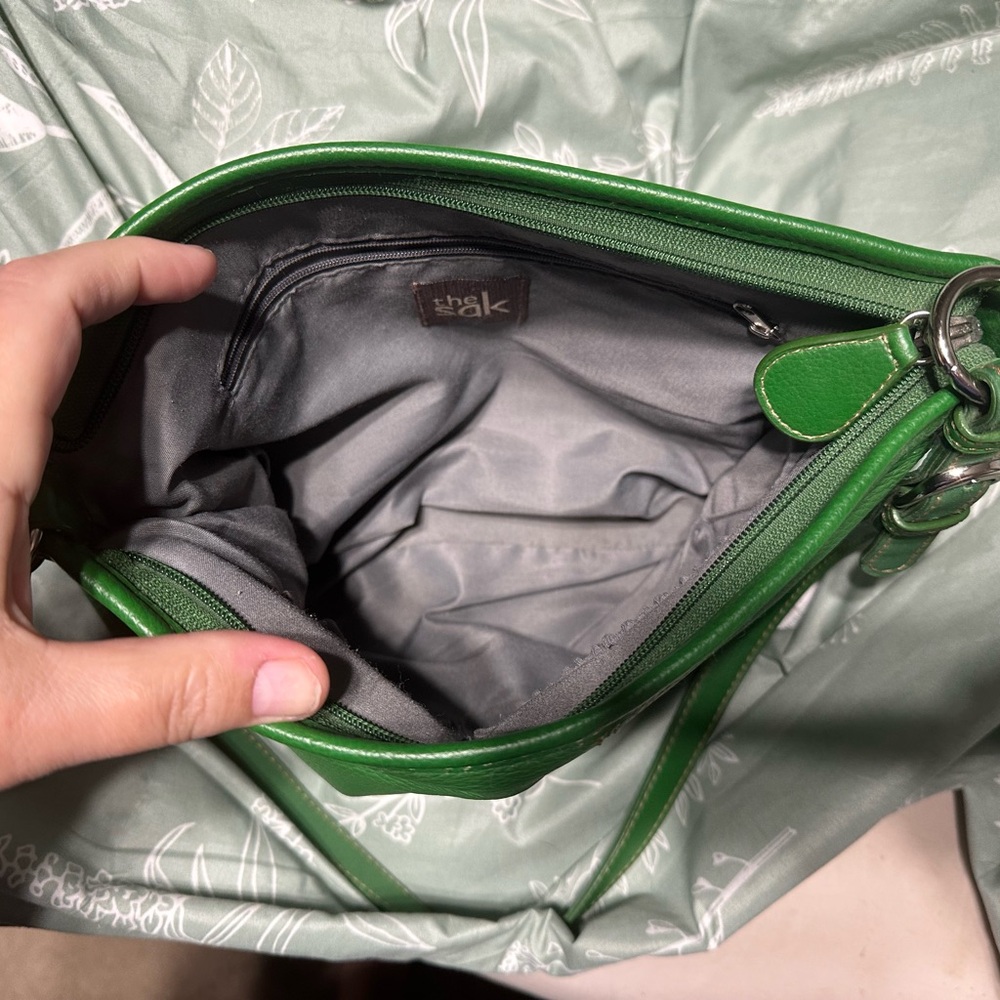 The Sak Vibrant Green Leather Shoulder Bag - Picture 4 of 4